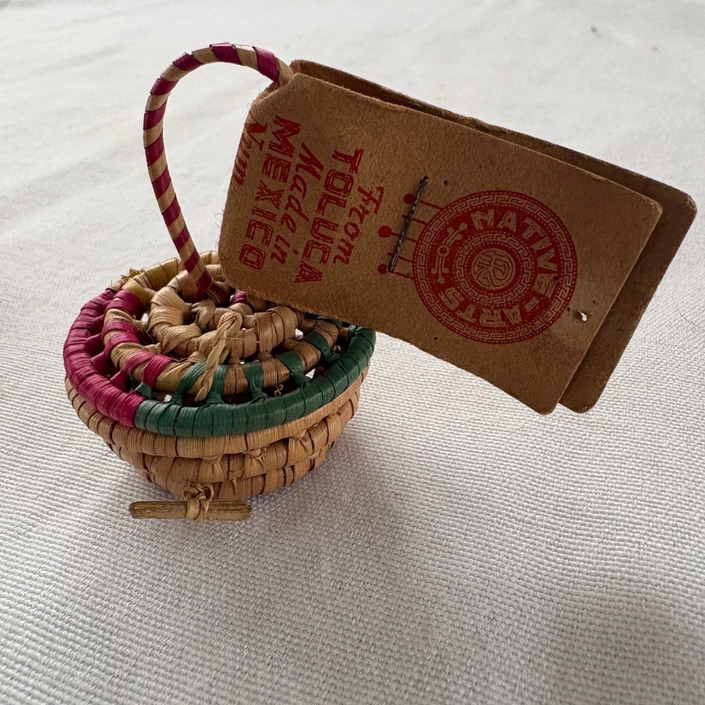 Vintage Native Arts Toluca Mexico Miniature Woven Baskets Set of 2 Coiled Straw - Picture 2 of 7